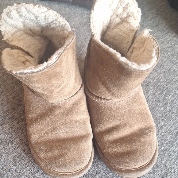 BearPaw Tan Kids Rain & Snow Boots - Picture 1 of 4